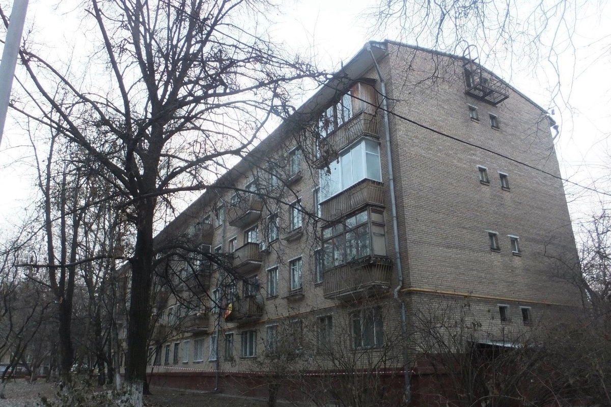 Кирпичный дом, построенный в 9-м квартале Новых Черёмушек в 1957-м году по индивидуальному проекту. Фото отсюда: https://vk.com/tiparh.