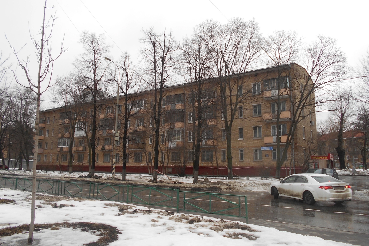 Кирпичный дом, построенный в 9-м квартале Новых Черёмушек в 1957-м году по индивидуальному проекту. Фото отсюда: https://vk.com/tiparh.
