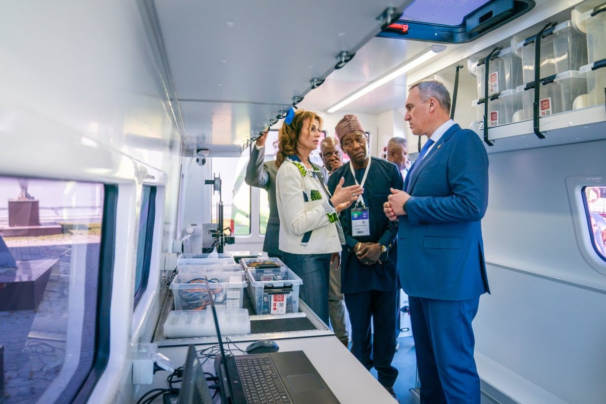    Руслан Кухарук посетил выставку инновационных технологий на IT-форуме в Ханты-Мансийске