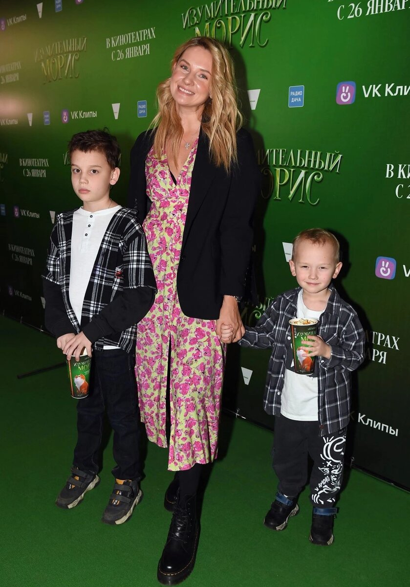    Актриса Ольга Сухарева с детьми. Фото:  РИА Новости/ Екатерина Чеснокова