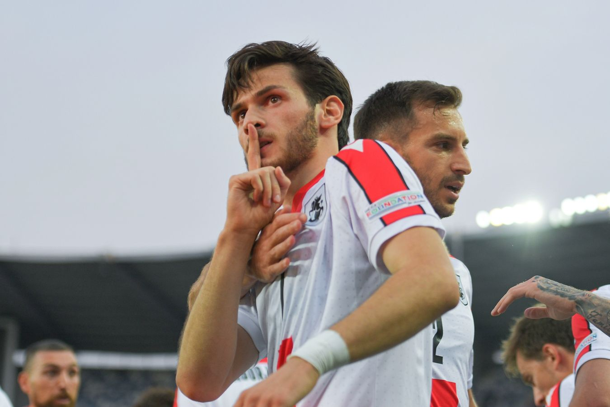 Хвича, помолчи...