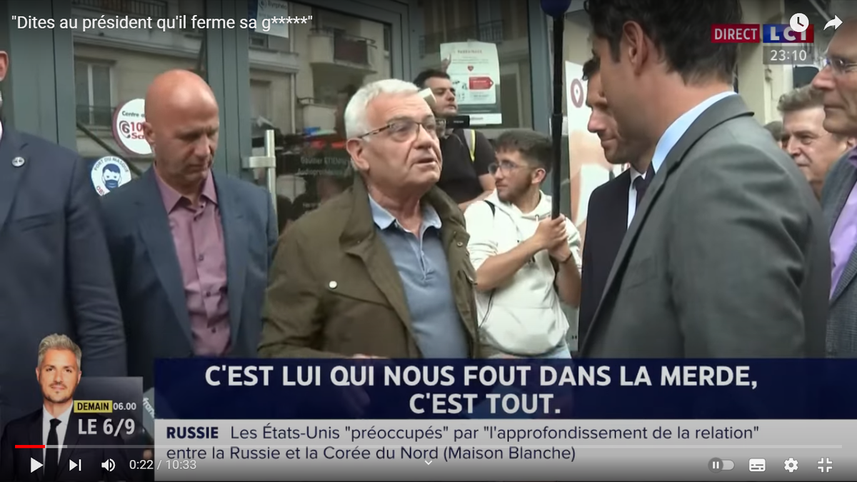 То же. Надпись, слова француза: "Это он (Макрон) окунул нас с головой во все это дерьмо". Скриншот из передачи с канала LCI в YouTube