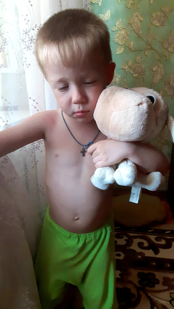 Слава с моим "подарком"играет😆