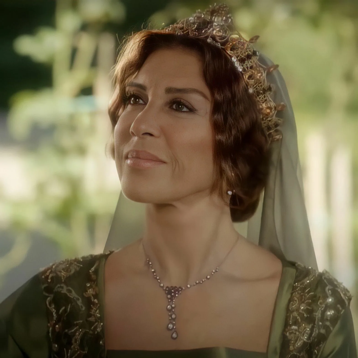 Небахат в роли Валиде султан