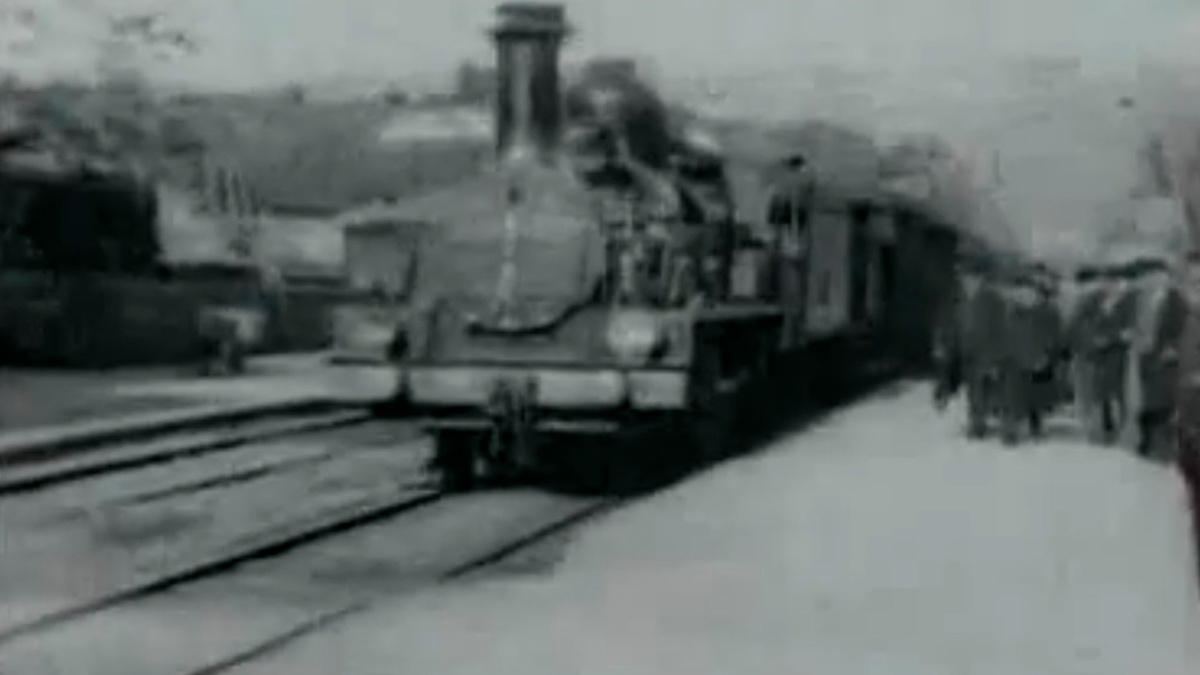 Кадр из фильма «Прибытие поезда на вокзал города Ла-Сьота»