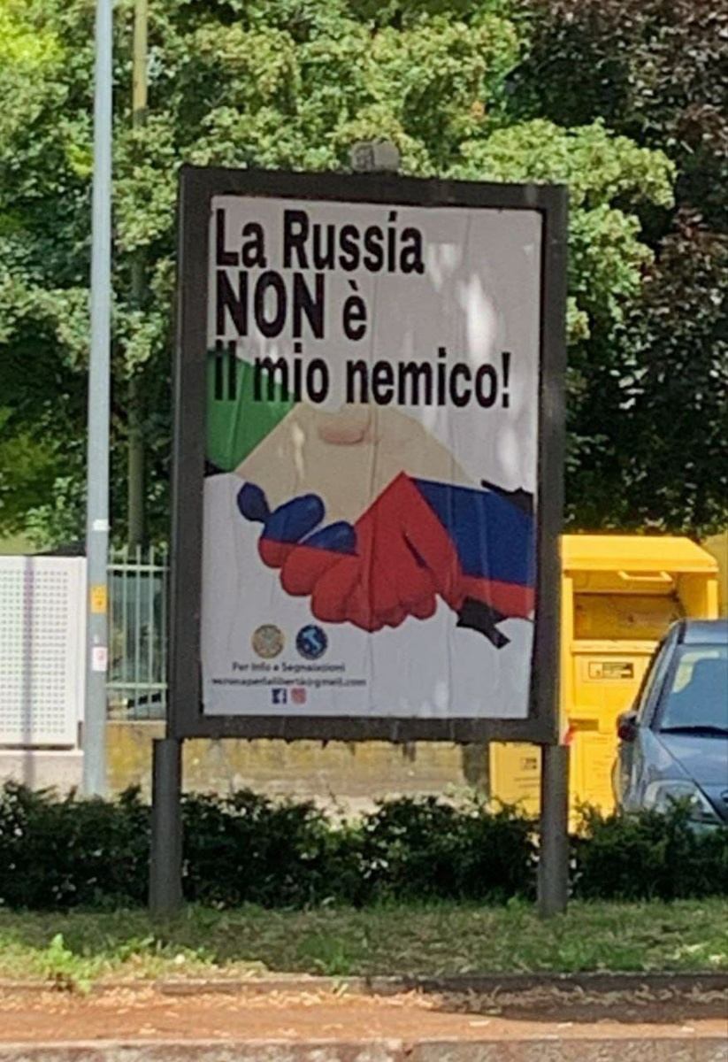 Активисты ассоциаций «Верона за свободу» и «Свободный профсоюз» разместили в Вероне 15 билбордов и 200 плакатов с надписью «Россия не мой враг!».