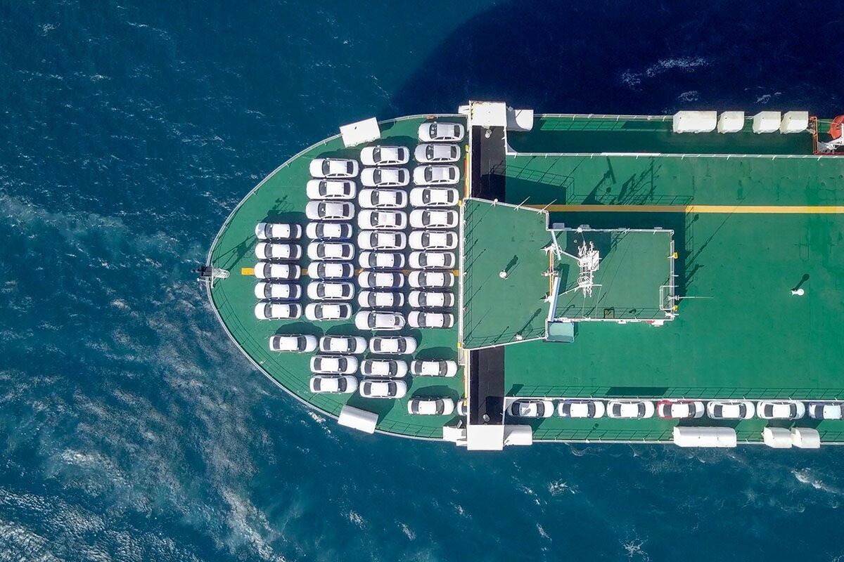 На зарубежных аукционах можно одновременно купить разные транспортные средства. Источник: shutterstock.com📷
