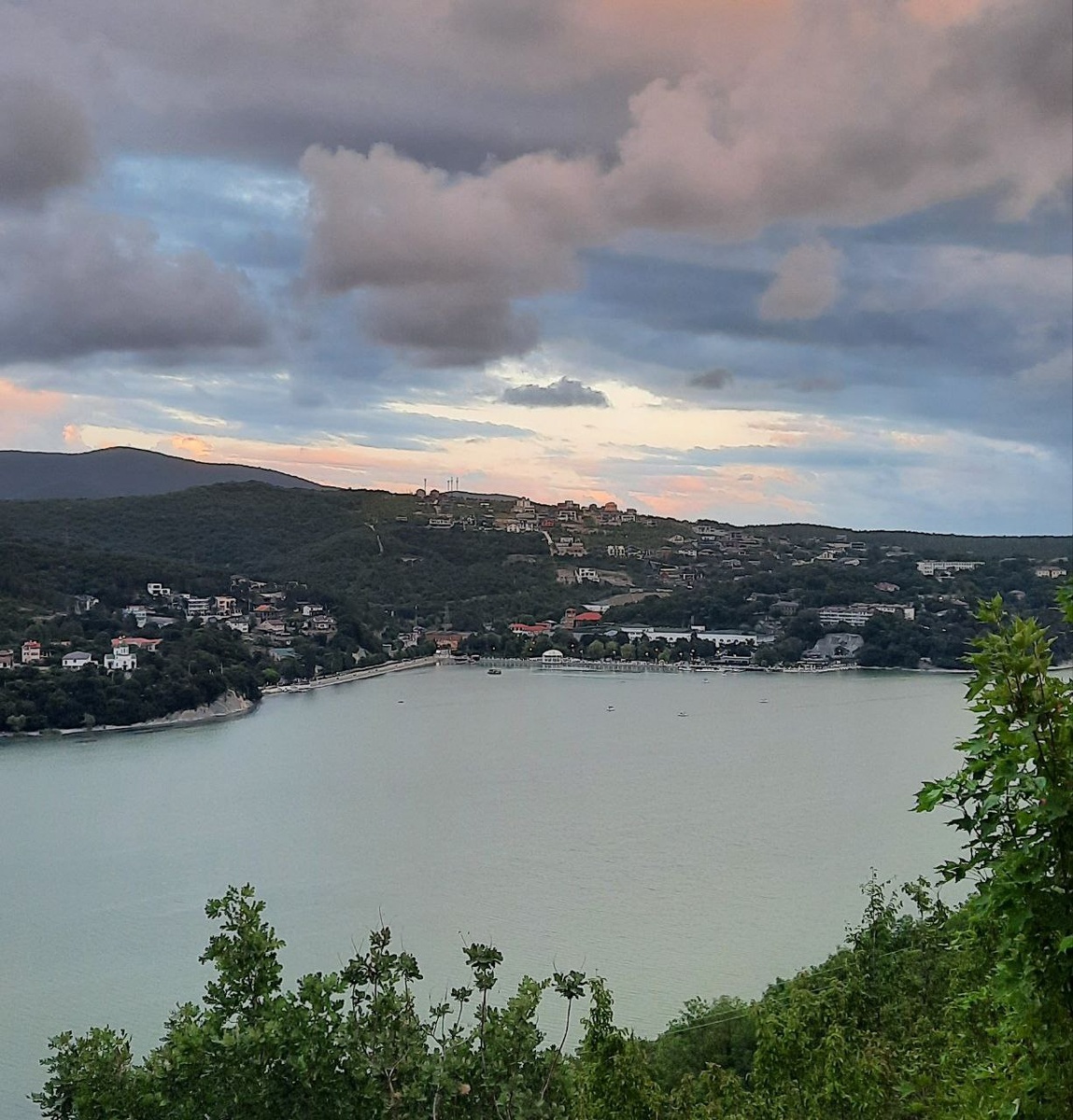в солнечную погоду вид конечно краше