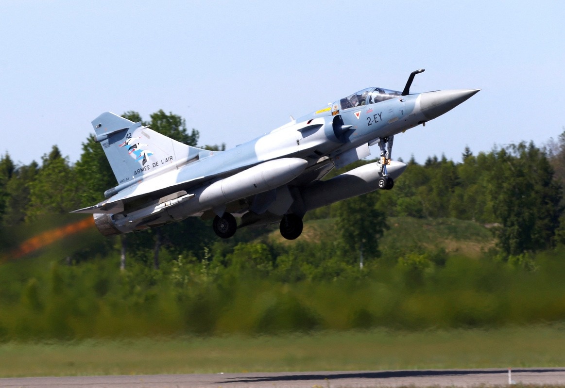 Французский многоцелевой истребитель Mirage 2000-5. Фото: Reuters