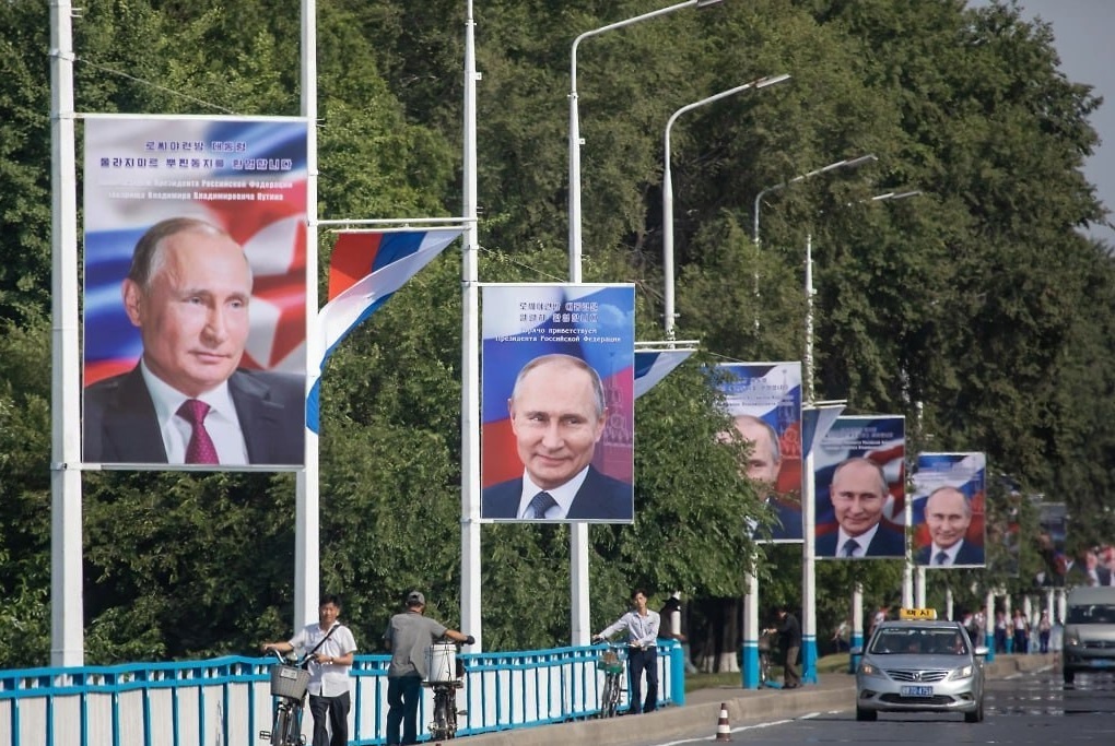 Так встречают Путина в Пхеньяне. 