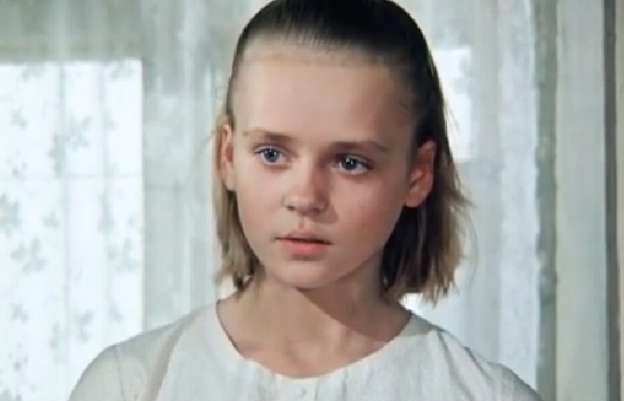 на фото Ирина Иванова в детстве, кадр из фильма