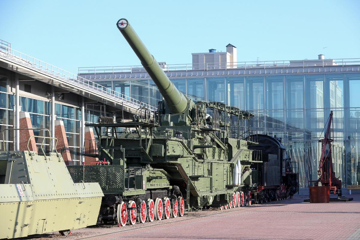 В экспозиции Музея железных дорог России под открытым небом можно увидеть артиллерийскую установку ТМ-III-12.