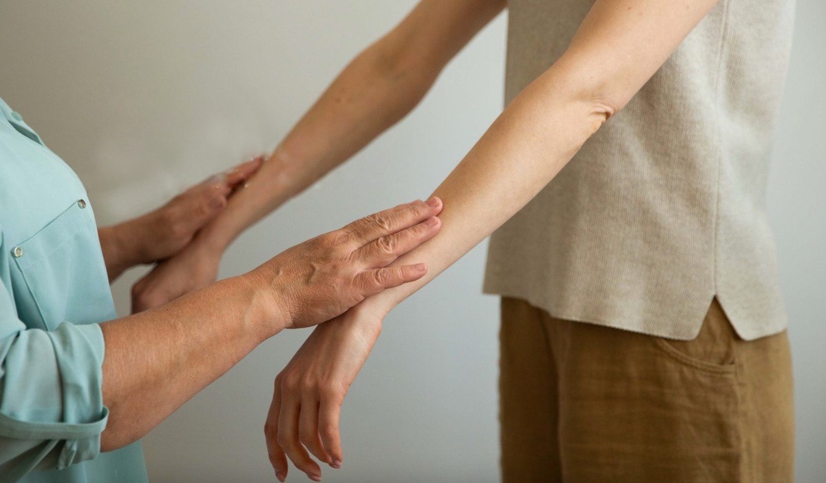 Тестируя обе руки, мы задействуем оба полушария,