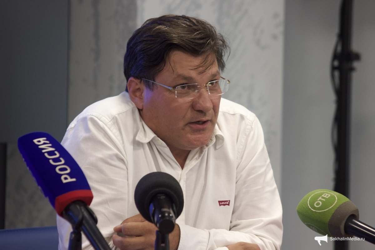 директор Третьяков Дмитрий Владимирович