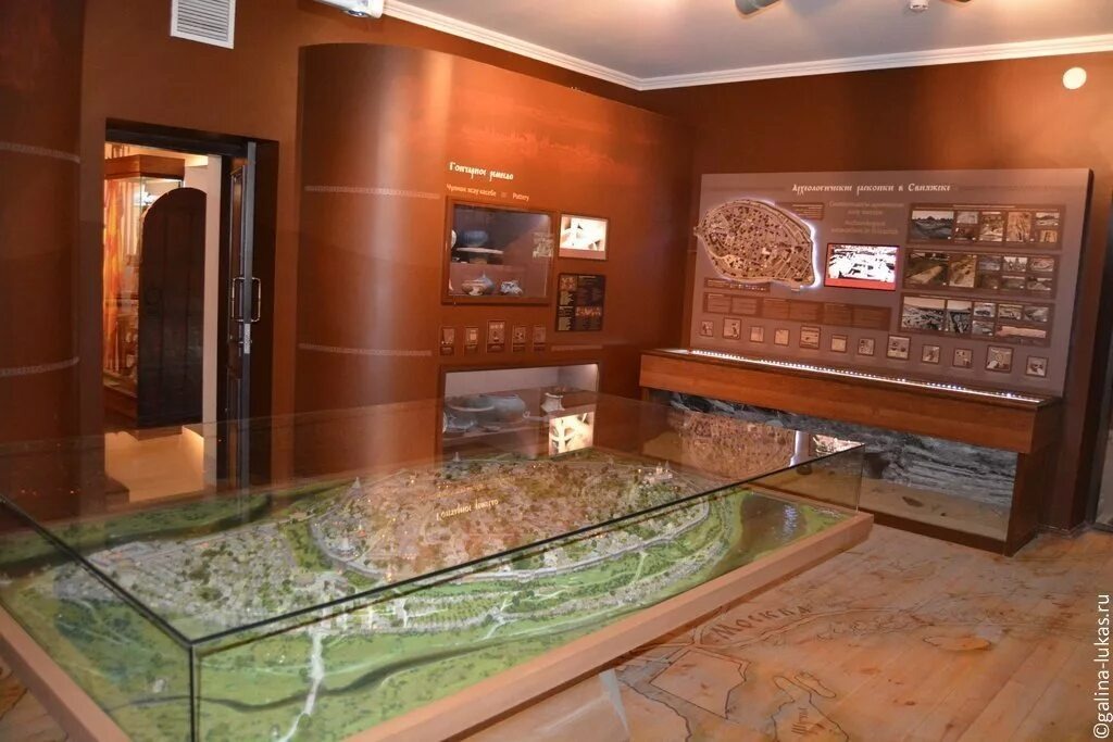 Музеи без границ свияжск. Музей дерева свияжск. Музей истории свияжск. Свияжск художественная галерея. Свияжск художественная галерея.