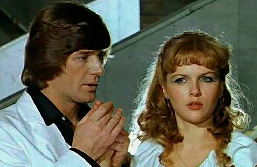 Советский фильм "Чародеи" (1982) безусловно входит в топ-3 моих самых любимых новогодних фильмов.