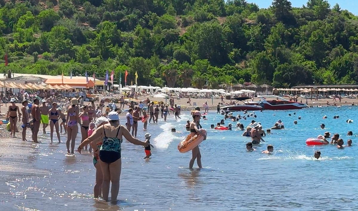 «Пустующий» пляж в Окурджаларе (Аланья, Турция)