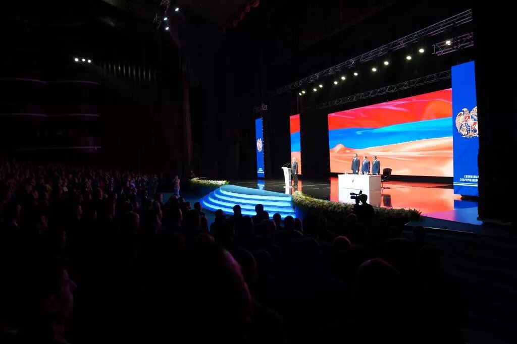 © Photo : official site of the Civil Contract Party