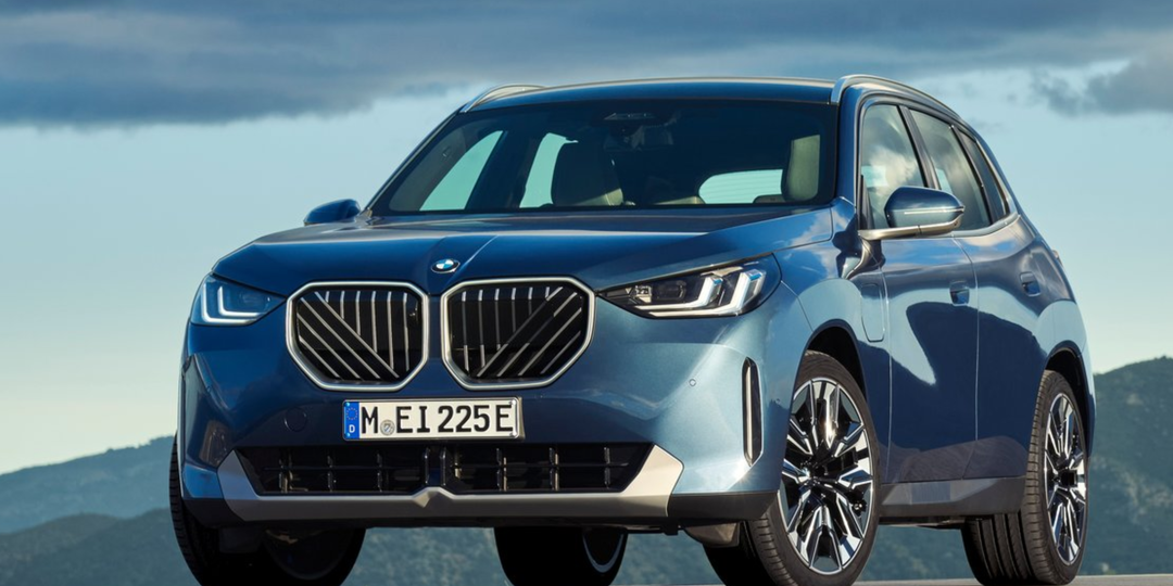 Новый BMW X3 2025 года - теперь четыре фирменные “ноздри” и мягкий гибриды!