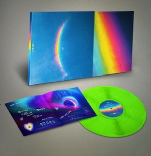 Музыканты группы Coldplay объявили, что собираются выпустить «самую экологически чистую виниловую пластинку». Речь идёт о новом альбоме группы под названием “Moon Music”, который выйдет 4 октября.-2