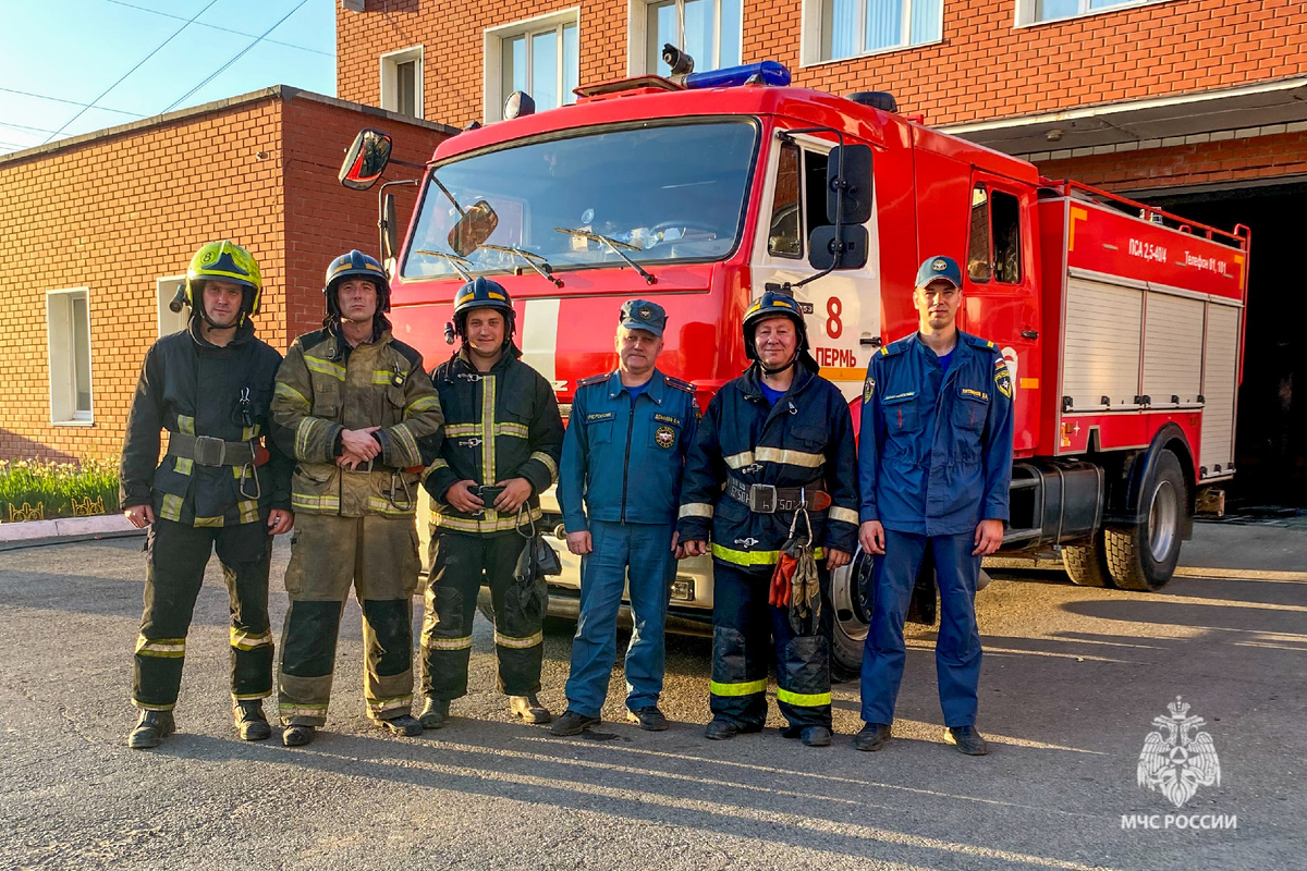 🚒Огнеборцы МЧС России спасли 6 человек на пожаре в Перми | МЧС Прикамья |  Дзен