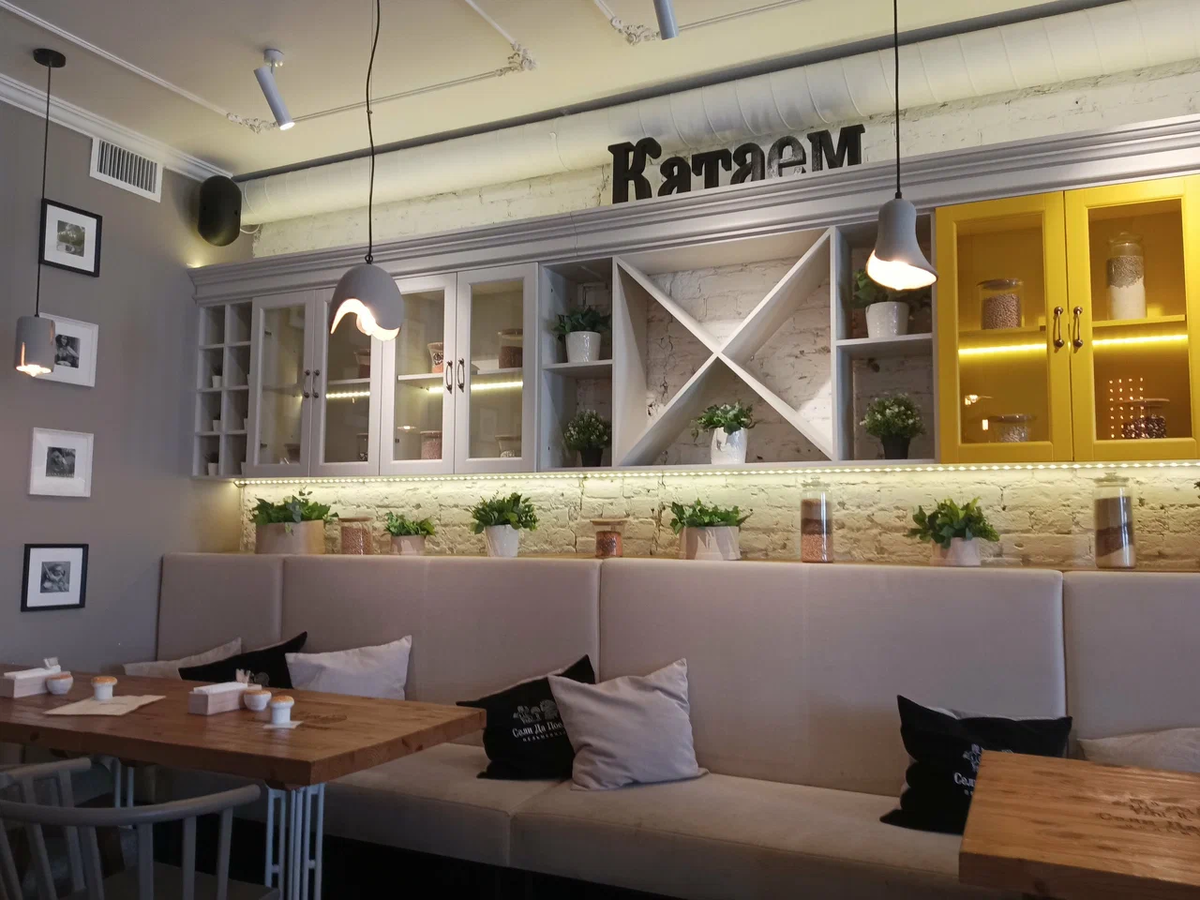 Первый этаж.