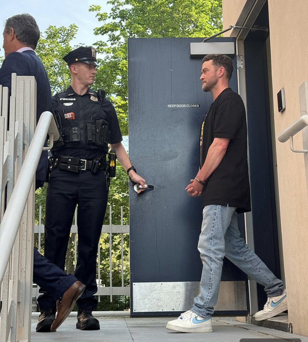 заезда в наручниках