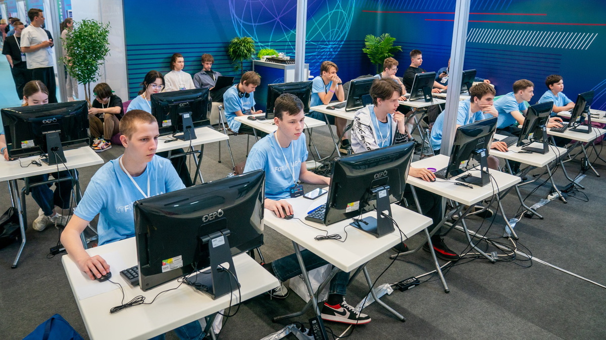    Участники «Юниор-IT» разрабатывают игры и приложения