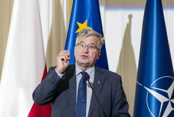    Бронислав Коморовский