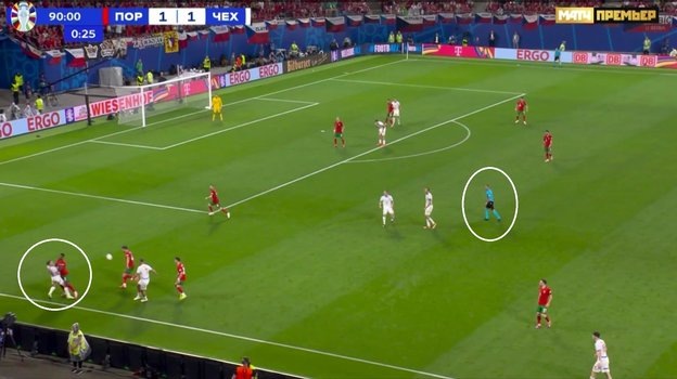    Эпизод с фолом Нелсона Семеду на Давиде Доудере.