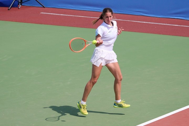 Утренние матчи проходили под палящим солнцем. Динар Фатыхов / realnoevremya.ru