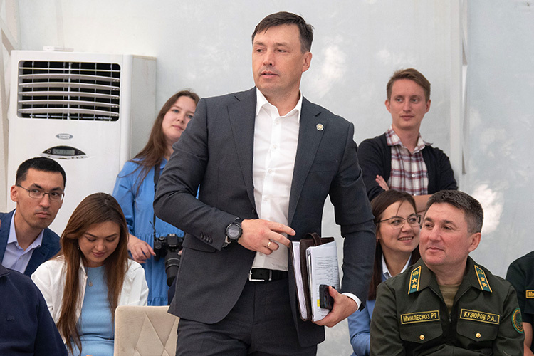    Назначение Аглиуллина в ЛНР, как выразился один из собеседников, — это «кадровая проверка» для чиновника.   
Фото: «БИЗНЕС Online»