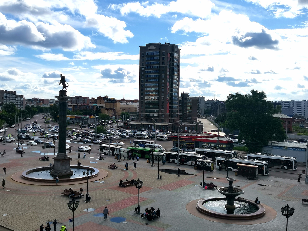 Вокзальная площадь из окна номера. Фото автора канала