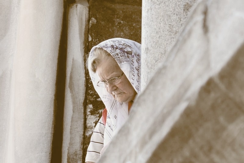 Надо ли перевозить пожилых родителей к себе