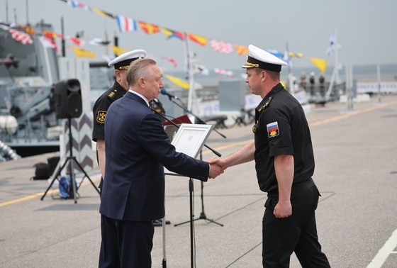    Главнокомандующий Военно-морским флотом РФ адмирал Александр Моисеев и губернатор Санкт-Петербурга Александр Беглов
