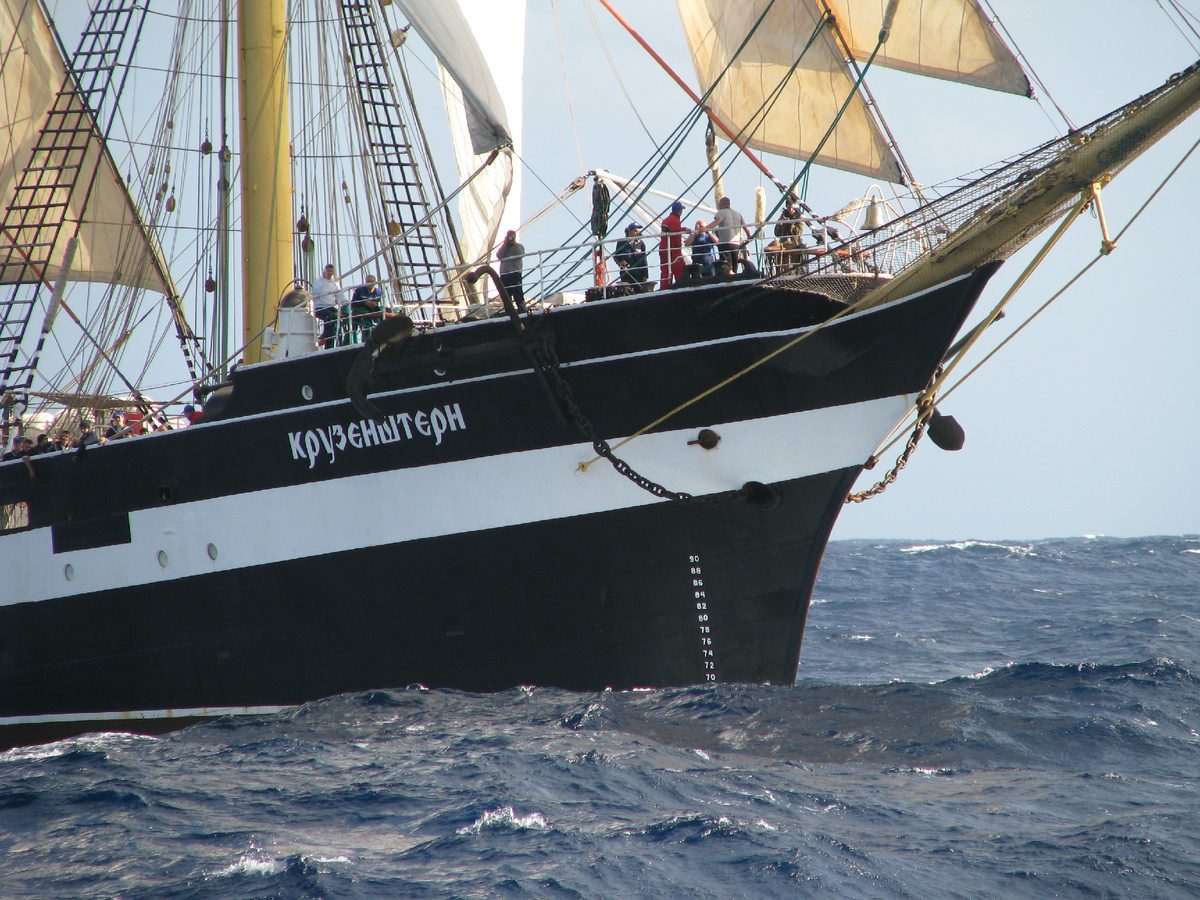 Совместное плавание "Крузенштерна" и "Royal Clipper" в районе Гибралтара