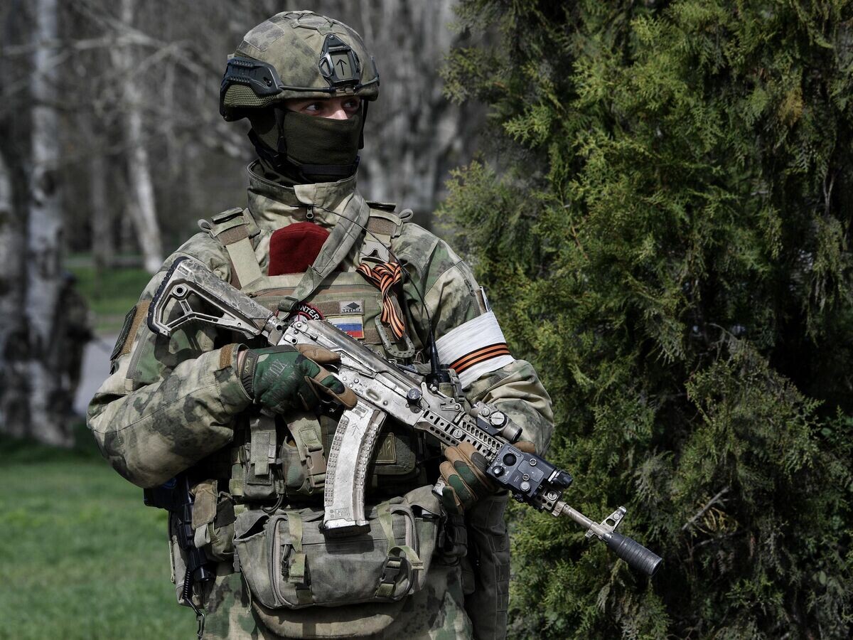    Военнослужащий Росгвардии в Херсонской области© РИА Новости / РИА Новости