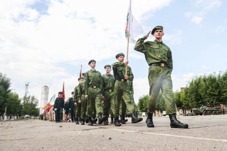    В Оренбуржье стартовал региональный этап военно-спортивной игры «Зарница 2.0» Андрей Севостьянов