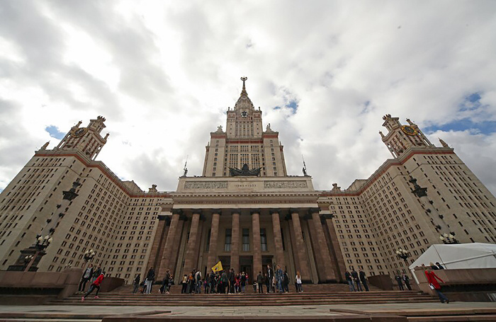    Главное здание МГУ.АГН «Москва»