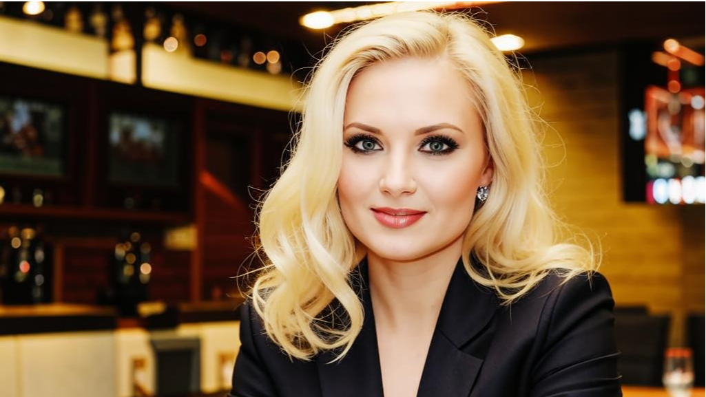 На картинке не Юлия Высоцкая!