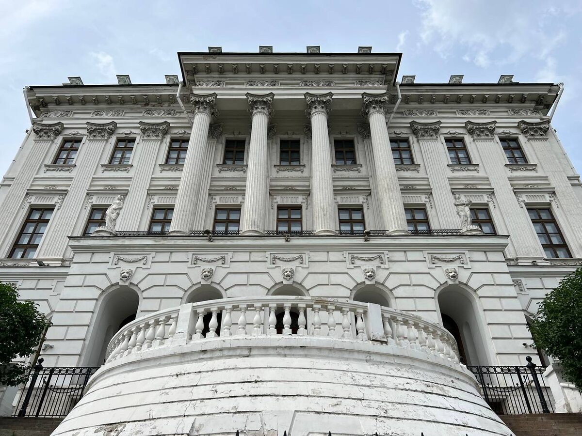 Задний фасад дома Пашкова.