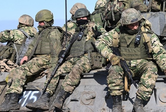    Военнослужащие ВС РФ