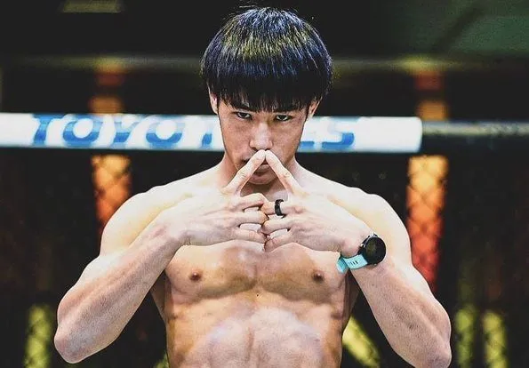 – Хочу посмотреть в глаза тому, кто считает себя способным меня победить.