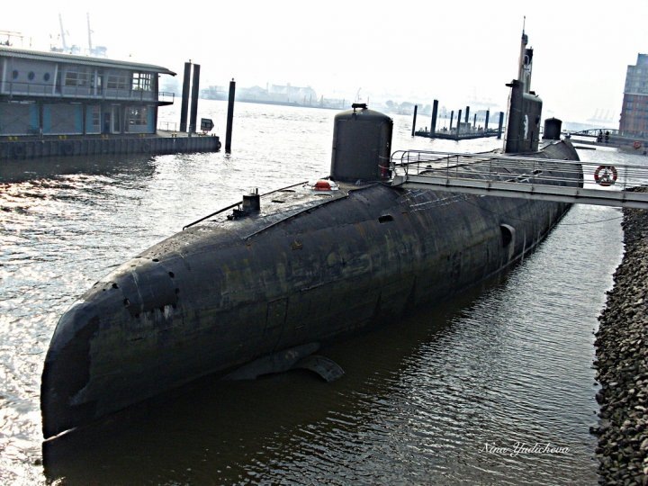 Русская подводная лодка-музей U-434 в Гамбурге Б-515 — советская дизель-электрическая подводная лодка проекта 641Б «Сом».-2