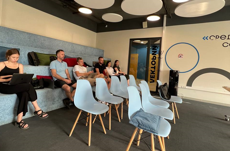 Встреча участников в бизнес-клуб TERRA - Поток No12 (идёт сейчас)