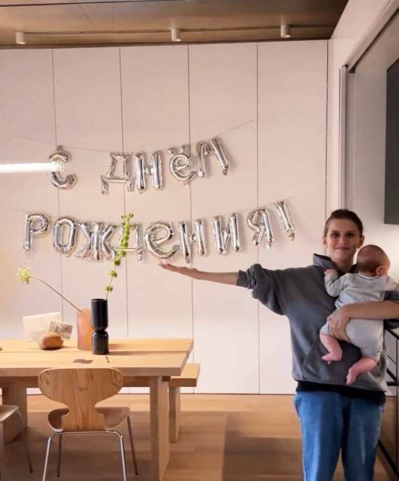    Дарья Мельникова родила третьего ребенкаКадр из видео