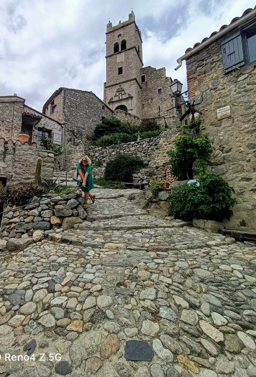 Волшебство террасных улиц Eus. France Фото автора 