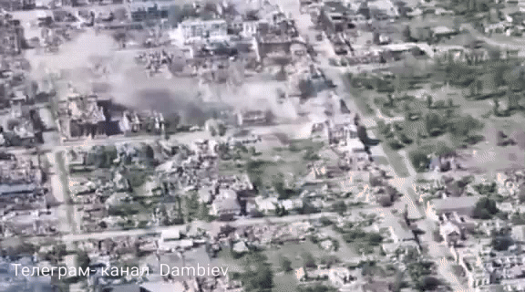    РУССКИЕ УНИЧТОЖАЮТ ТЯЖЁЛУЮ ТЕХНИКУ ПРОТИВНИКА В ХАРЬКОВСКОЙ ОБЛАСТИ. СКРИН С ТГ-КАНАЛА "АРХАНГЕЛ СПЕЦНАЗА"