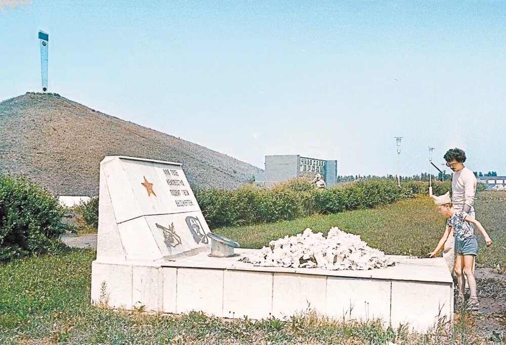 Курганы на тульской земле – символы славы героев и вечной скорби по ним. Из архива Игоря Копытова. Фото: Евгения Сускова, газета "Коммунар"