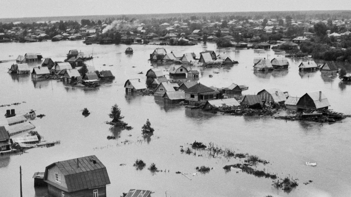 Прорыв плотины Киселевского водохранилища/ © uraloved.ru